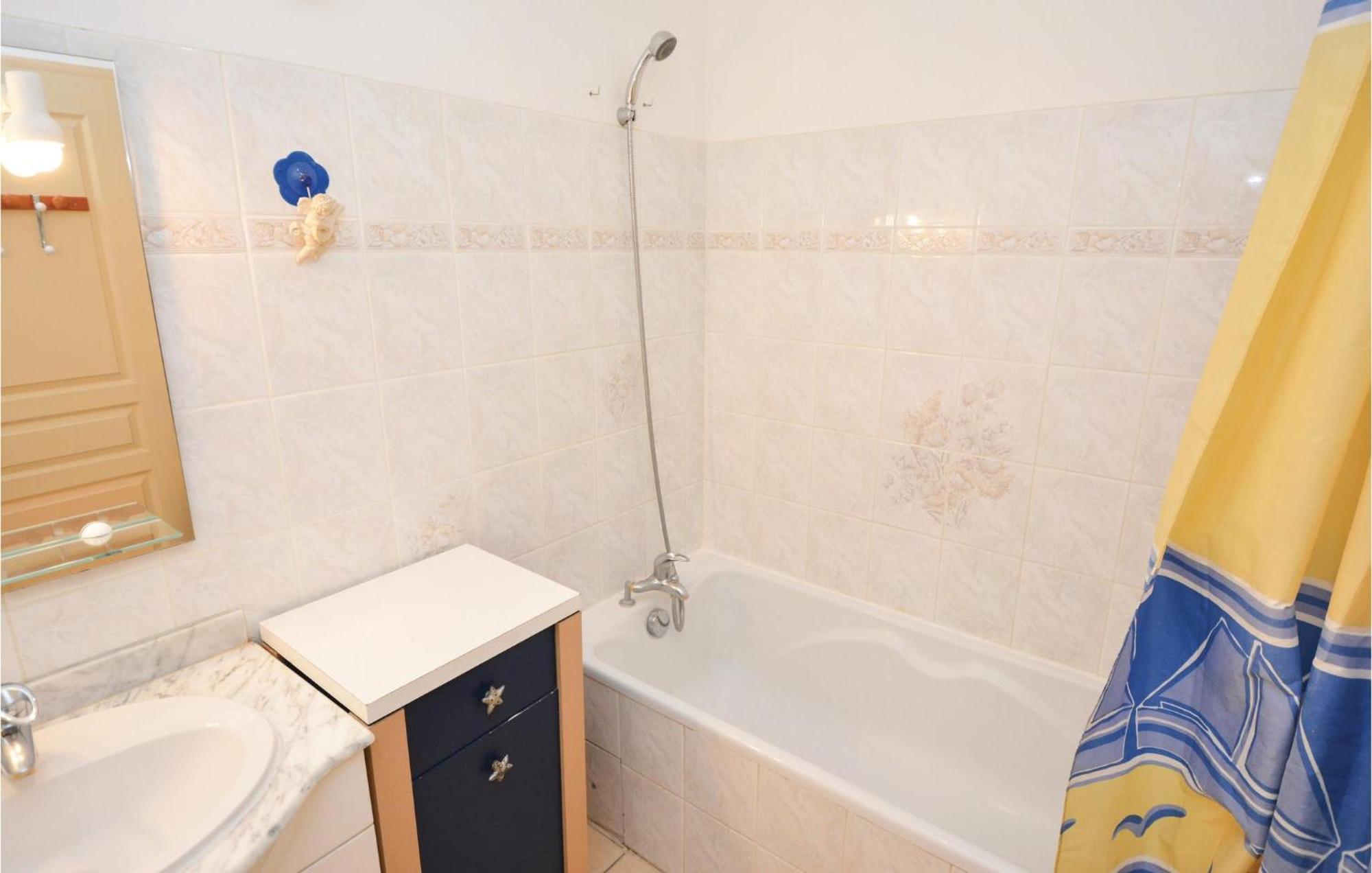 3 Bedroom Beautiful Home In Pignan Ngoại thất bức ảnh